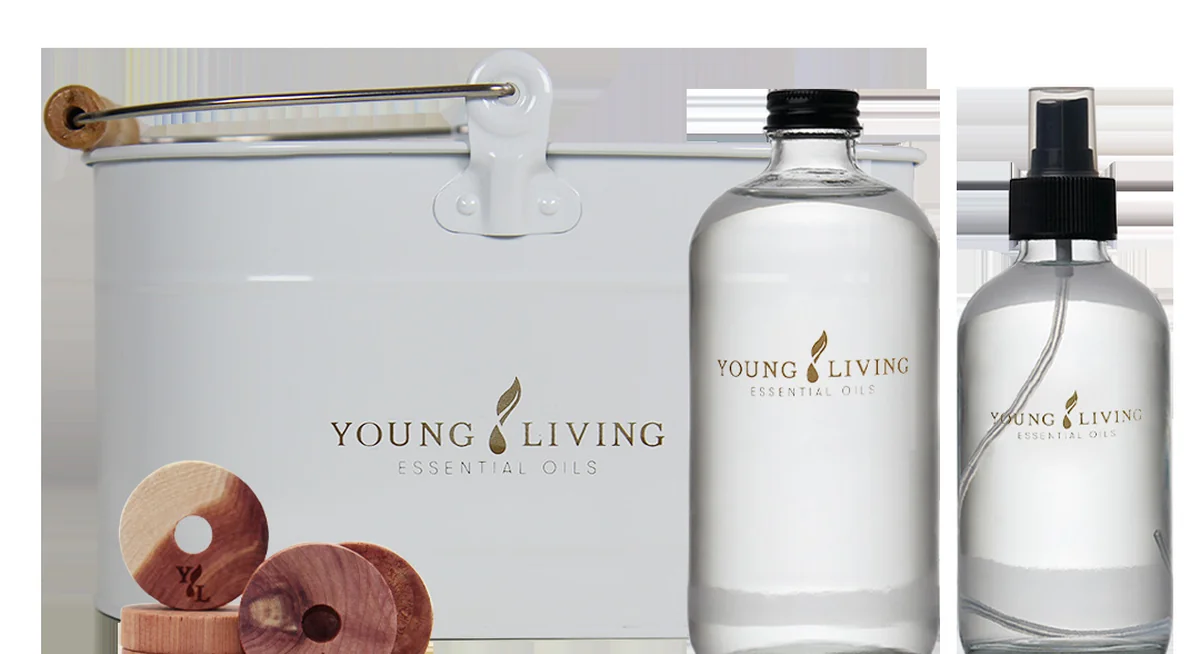 Young Living Reinigungsprodukte und Sprühflaschen